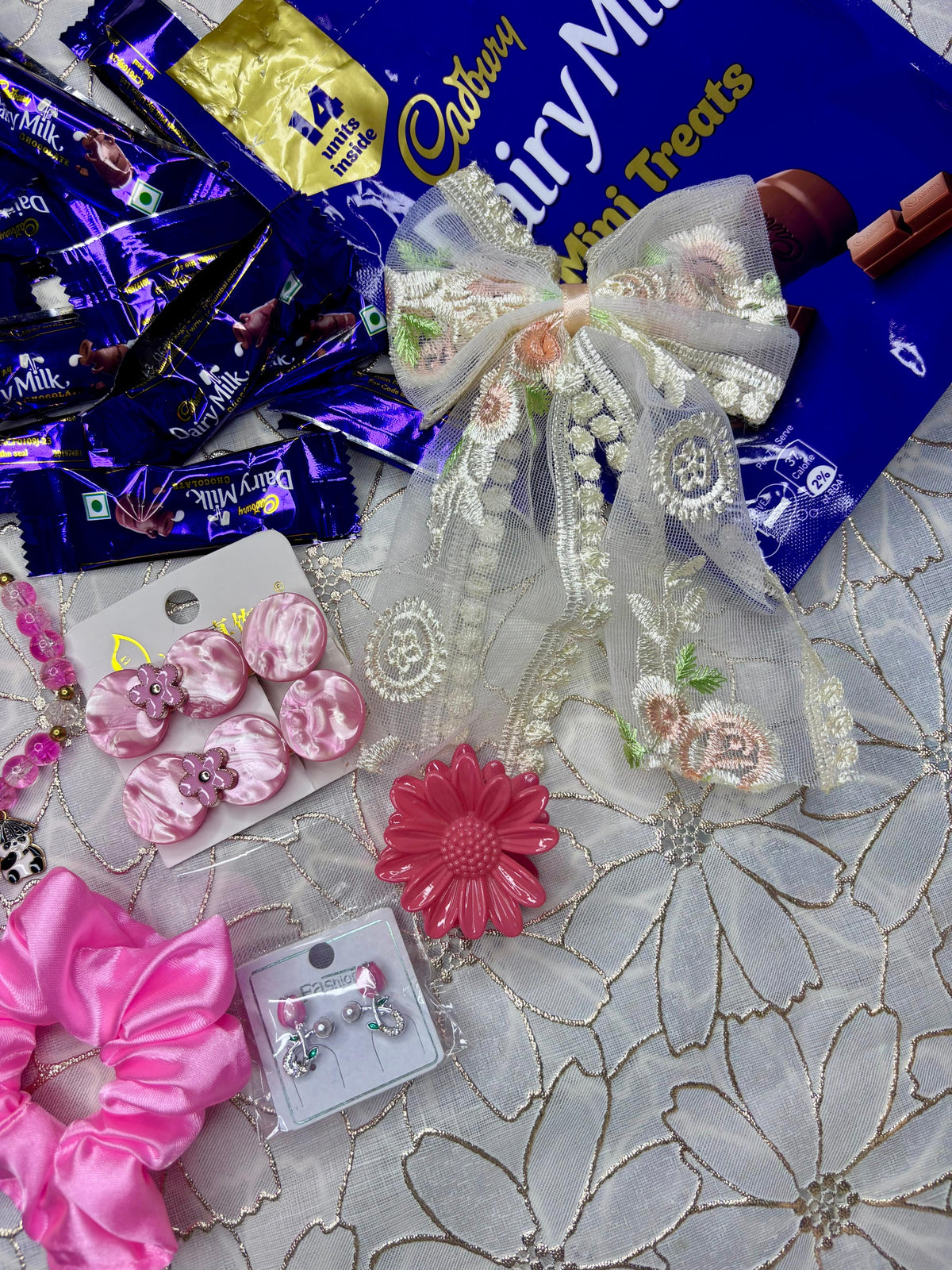 { Mystery } Dairy Milk surprise bag đź’—đź’™