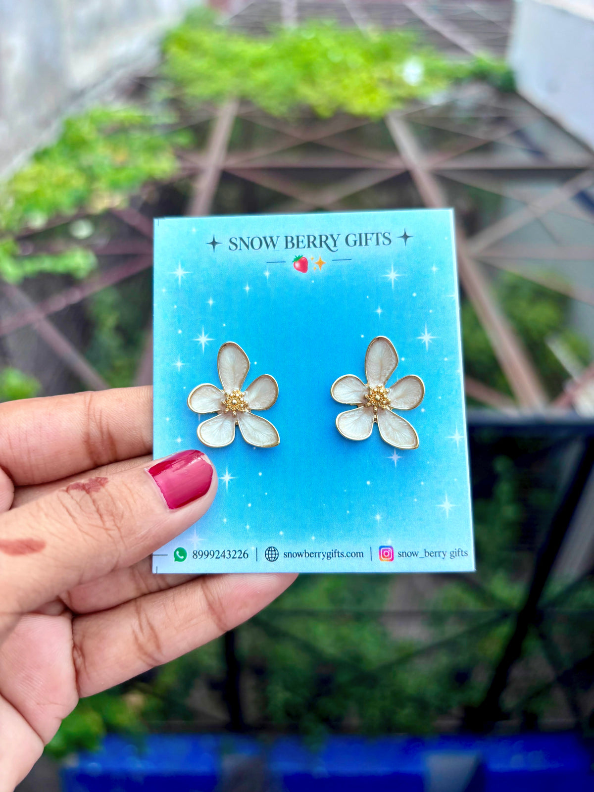 { Flower } white stud