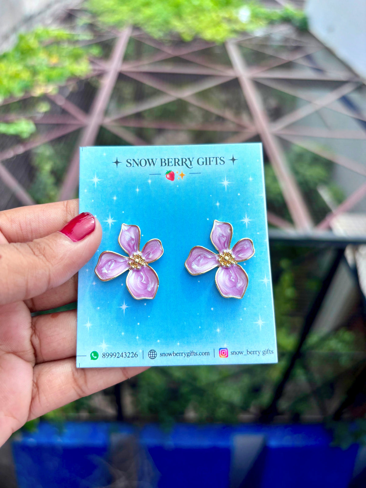 { Flower } Purple stud