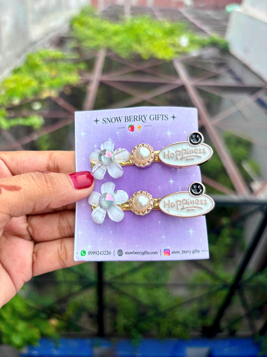 { White } Hair Clip 🤍🪞✨