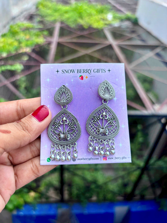 { Long } Jhumka